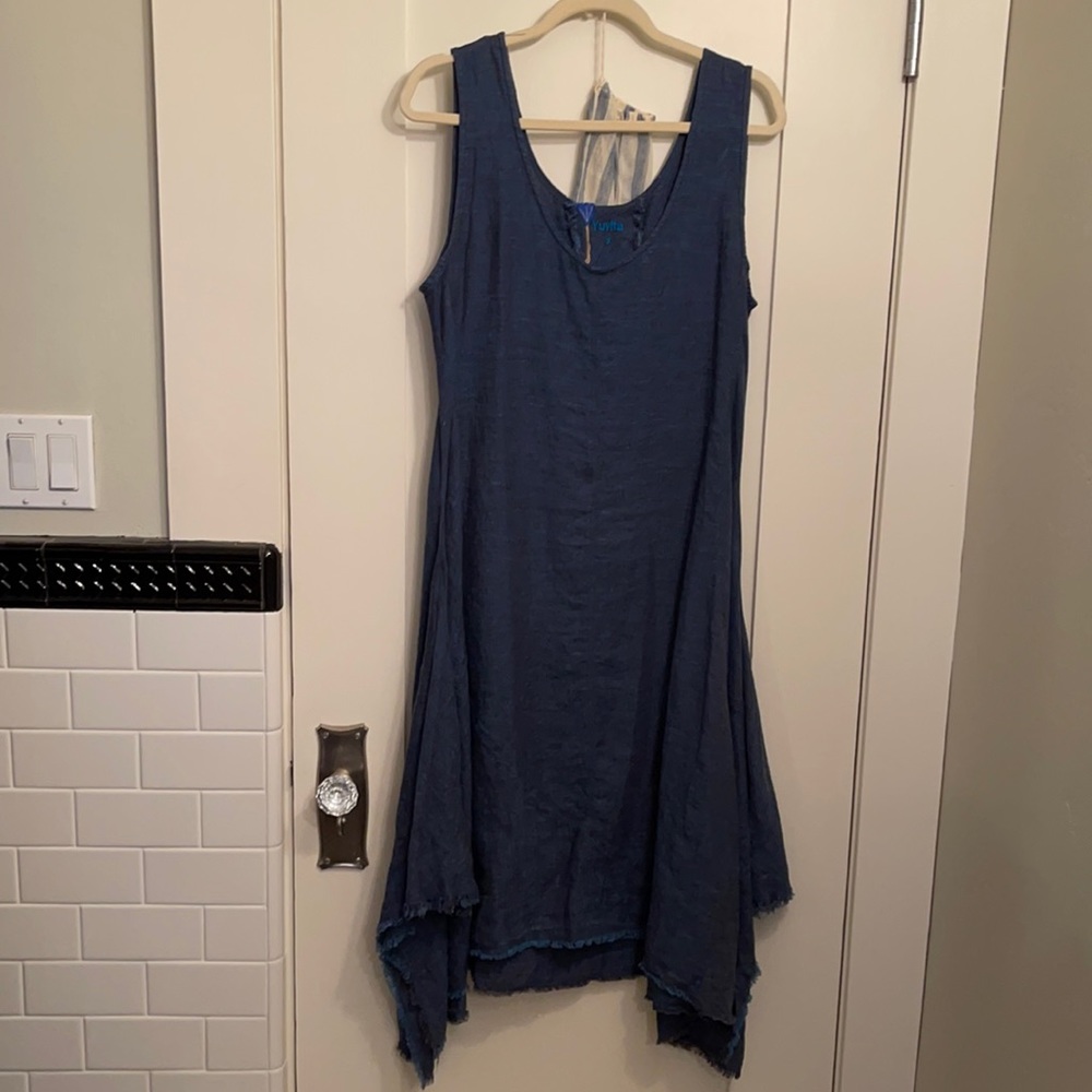 Yuvita dress/jumper. 100% linen. Dark chambray blue color.